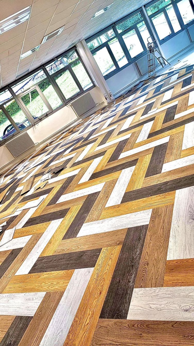 Pose dalles moquette 1m X 0,25. 4 coloris (APRÉS)