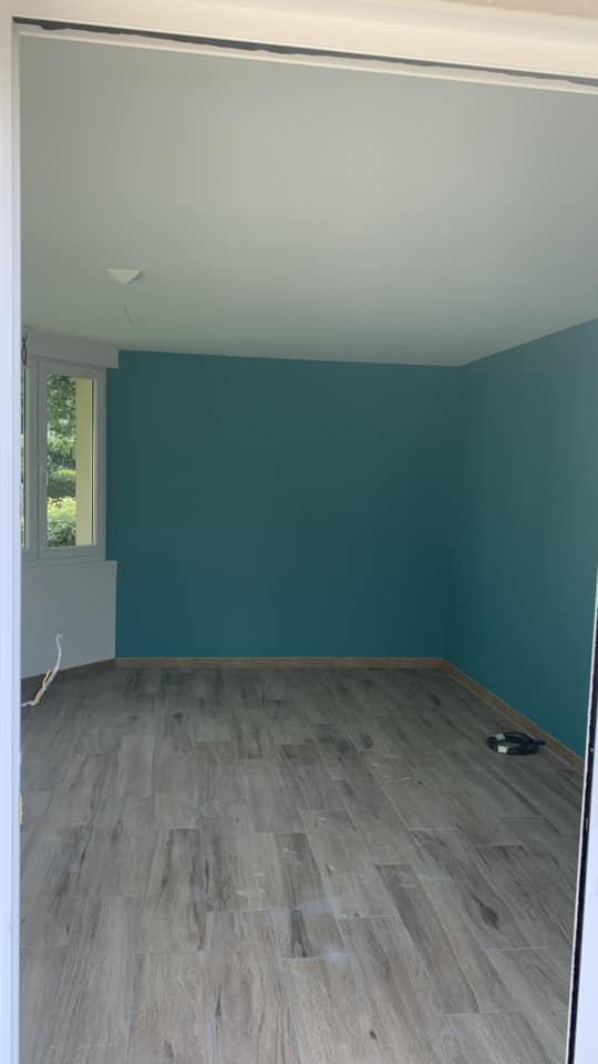 Réalisation Peinture dans cet ancien garage aménagé en espace détente avec un SPA 2